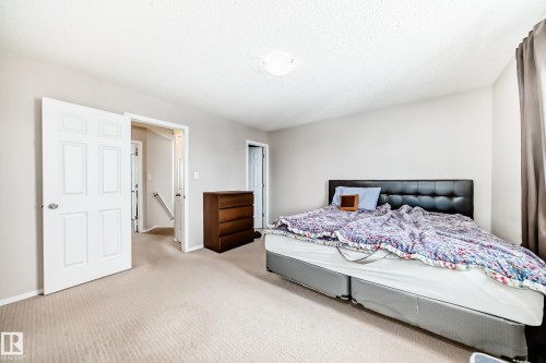 34 12104 16 Avenue Sw, Edmonton, AB - Indoor Photo Showing Bedroom