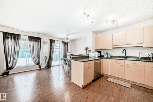 34 12104 16 Avenue Sw, Edmonton, AB - Indoor Photo Showing Kitchen