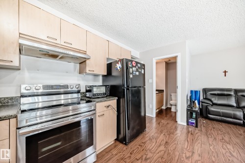 34 12104 16 Avenue Sw, Edmonton, AB - Indoor Photo Showing Kitchen With Stainless Steel Kitchen