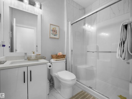 1427 150 Avenue, Edmonton, AB - Indoor Photo Showing Bathroom