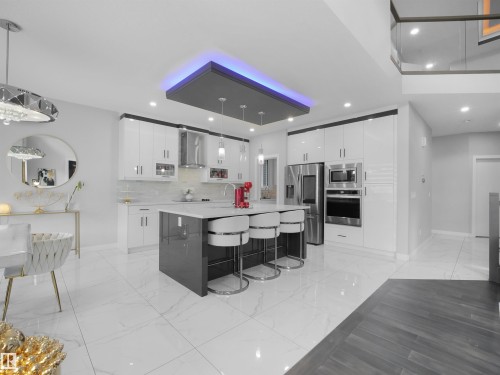1427 150 Avenue, Edmonton, AB - Indoor Photo Showing Kitchen