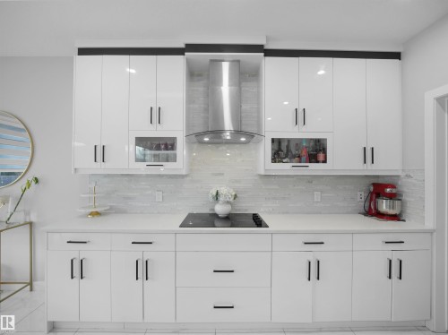1427 150 Avenue, Edmonton, AB - Indoor Photo Showing Kitchen
