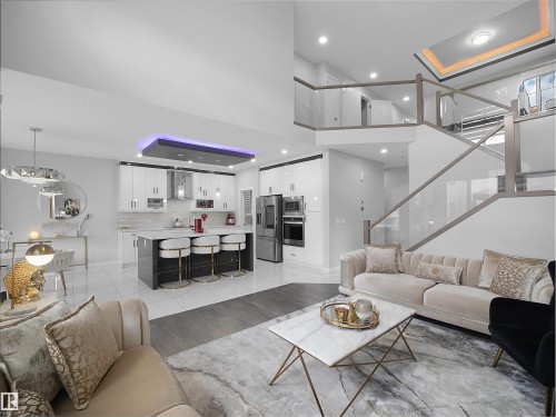 1427 150 Avenue, Edmonton, AB - Indoor Photo Showing Living Room