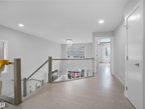 1427 150 Avenue, Edmonton, AB - Indoor Photo Showing Other Room