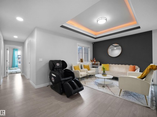 1427 150 Avenue, Edmonton, AB - Indoor Photo Showing Living Room