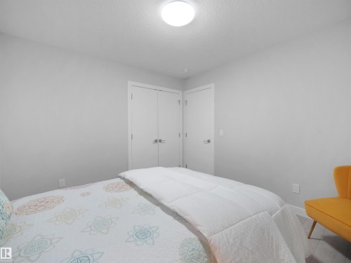 1427 150 Avenue, Edmonton, AB - Indoor Photo Showing Bedroom