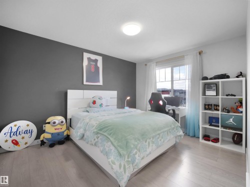 1427 150 Avenue, Edmonton, AB - Indoor Photo Showing Bedroom