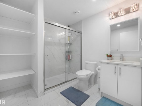 1427 150 Avenue, Edmonton, AB - Indoor Photo Showing Bathroom