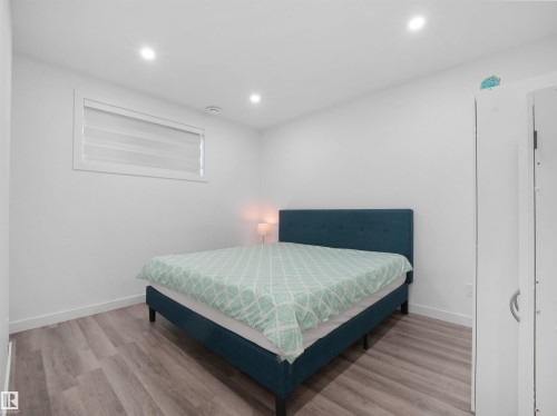 1427 150 Avenue, Edmonton, AB - Indoor Photo Showing Bedroom