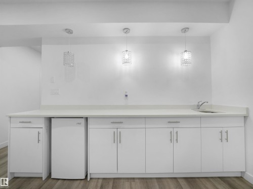 1427 150 Avenue, Edmonton, AB - Indoor