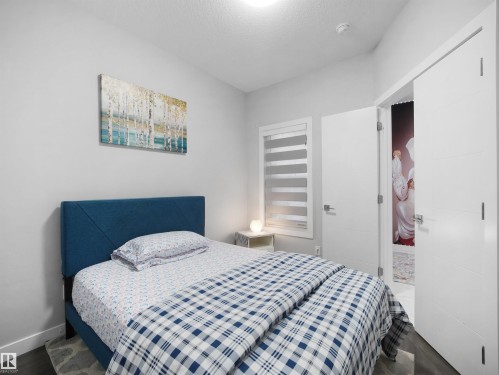1427 150 Avenue, Edmonton, AB - Indoor Photo Showing Bedroom