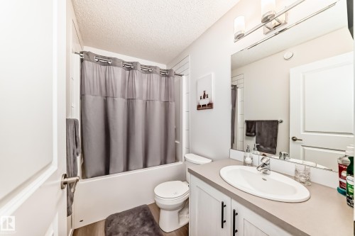 5167 Edgemont Boulevard, Edmonton, AB - Indoor Photo Showing Bathroom