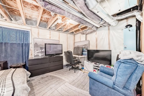 5167 Edgemont Boulevard, Edmonton, AB - Indoor Photo Showing Other Room