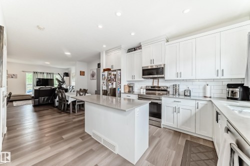 5167 Edgemont Boulevard, Edmonton, AB - Indoor Photo Showing Kitchen With Upgraded Kitchen