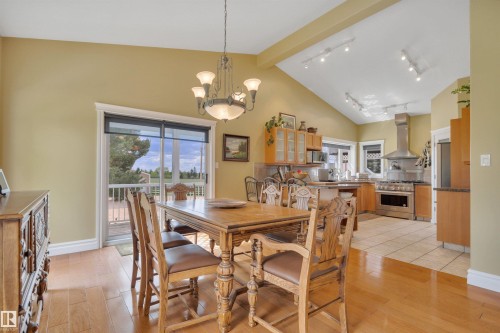 464012 A Rge Road 233, Rural Wetaskiwin County, AB - Indoor Photo Showing Dining Room