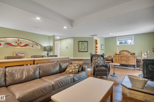 464012 A Rge Road 233, Rural Wetaskiwin County, AB - Indoor Photo Showing Living Room