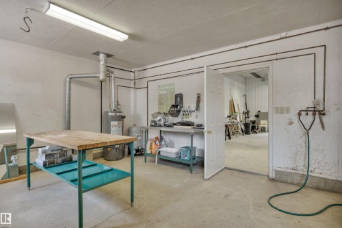 464012 A Rge Road 233, Rural Wetaskiwin County, AB - Indoor Photo Showing Other Room