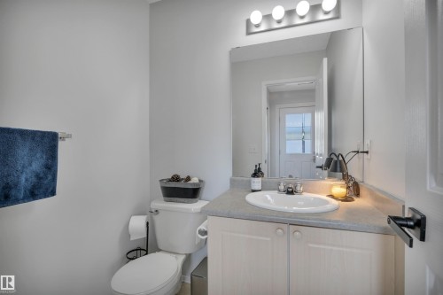 18 Southwick Point(E), Leduc, AB - Indoor Photo Showing Bathroom