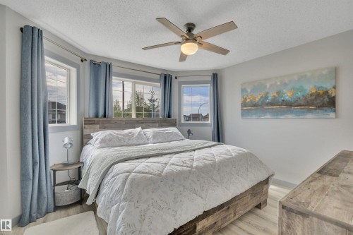 18 Southwick Point(E), Leduc, AB - Indoor Photo Showing Bedroom