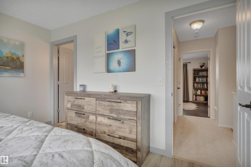 18 Southwick Point(E), Leduc, AB - Indoor Photo Showing Bedroom