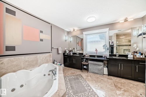 11024 179 Avenue, Edmonton, AB - Indoor Photo Showing Bathroom