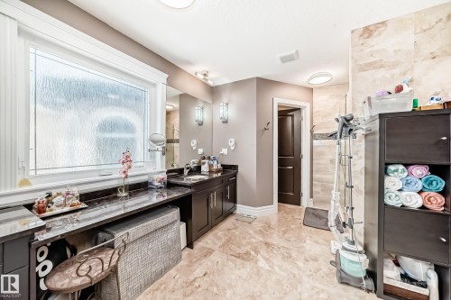 11024 179 Avenue, Edmonton, AB - Indoor