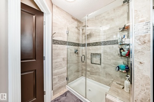 11024 179 Avenue, Edmonton, AB - Indoor Photo Showing Bathroom