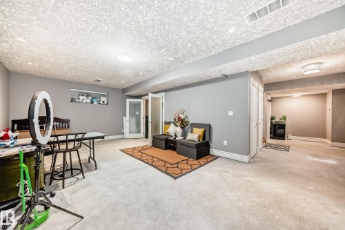 11024 179 Avenue, Edmonton, AB - Indoor