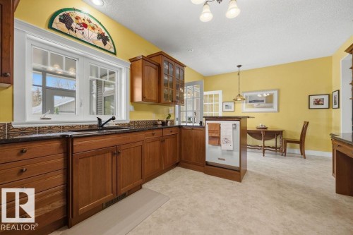 11137 81 Avenue, Edmonton, AB - Indoor Photo Showing Kitchen