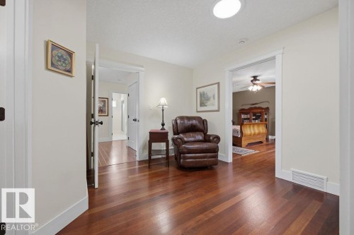 11137 81 Avenue, Edmonton, AB - Indoor Photo Showing Other Room