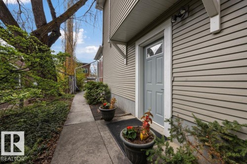 Side entry, with access to the basement. - 11137 81 Avenue, Edmonton, AB - Outdoor