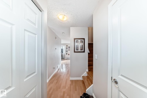 18 10453 20 Avenue, Edmonton, AB - Indoor Photo Showing Other Room