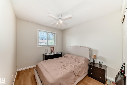 18 10453 20 Avenue, Edmonton, AB - Indoor Photo Showing Bedroom