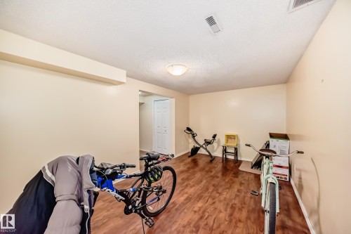 18 10453 20 Avenue, Edmonton, AB - Indoor Photo Showing Other Room