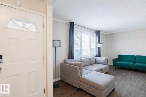 8 14110 80 Street, Edmonton, AB - Indoor Photo Showing Living Room