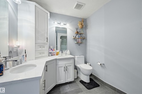 8612 108A Street, Edmonton, AB - Indoor Photo Showing Bathroom