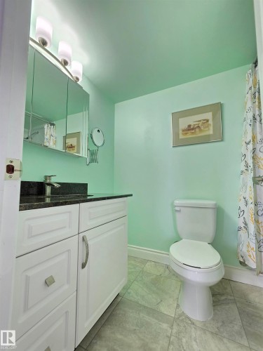 1201 10135 Saskatchewan Drive, Edmonton, AB - Indoor Photo Showing Bathroom