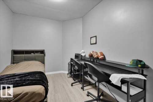 18911 58 Avenue, Edmonton, AB - Indoor Photo Showing Bedroom