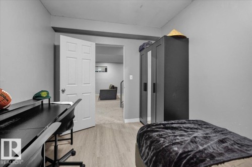 18911 58 Avenue, Edmonton, AB - Indoor Photo Showing Bedroom
