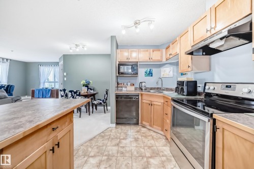 205 5340 199 Street, Edmonton, AB - Indoor Photo Showing Kitchen