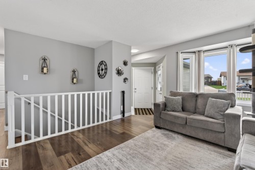 1506 15 Street, Cold Lake, AB - Indoor Photo Showing Living Room