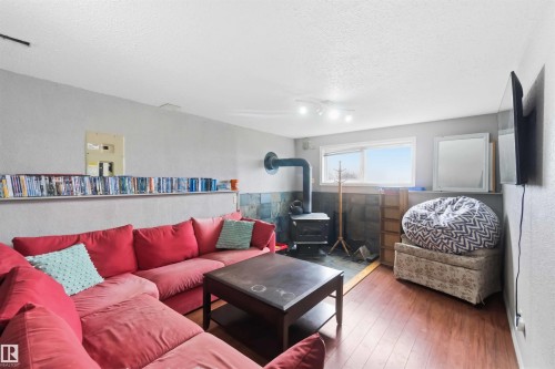 5437 49 Avenue, Andrew, AB - Indoor Photo Showing Living Room