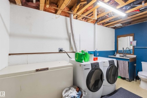 5437 49 Avenue, Andrew, AB - Indoor Photo Showing Laundry Room