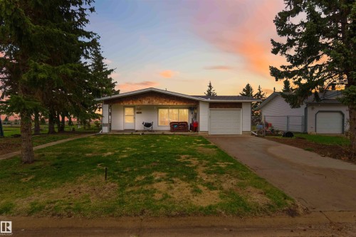 5437 49 Avenue, Andrew, AB - Outdoor