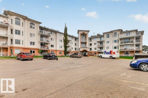 Plenty of visitor and handicapped parking. - 101 10903 21 Avenue Nw, Edmonton, AB - Outdoor