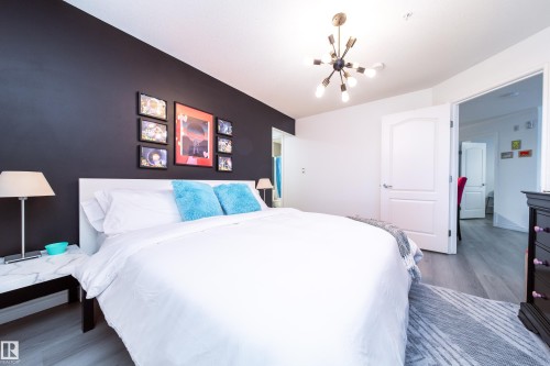 303 9938 104 Street, Edmonton, AB - Indoor Photo Showing Bedroom