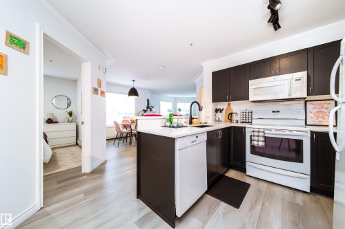 303 9938 104 Street  Edmonton, AB T5K 2X7