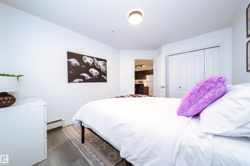 303 9938 104 Street, Edmonton, AB - Indoor Photo Showing Bedroom