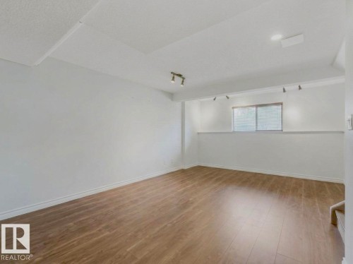 317 Kline Crescent, Edmonton, AB - Indoor Photo Showing Other Room
