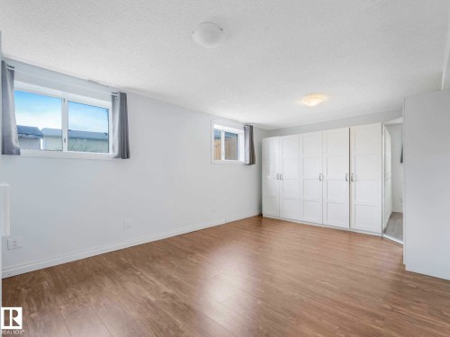 317 Kline Crescent, Edmonton, AB - Indoor Photo Showing Other Room